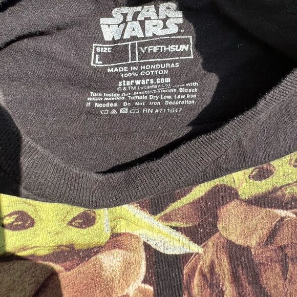 Star Wars Baby Yoda Portrait T shirt - Picture 3 of 4